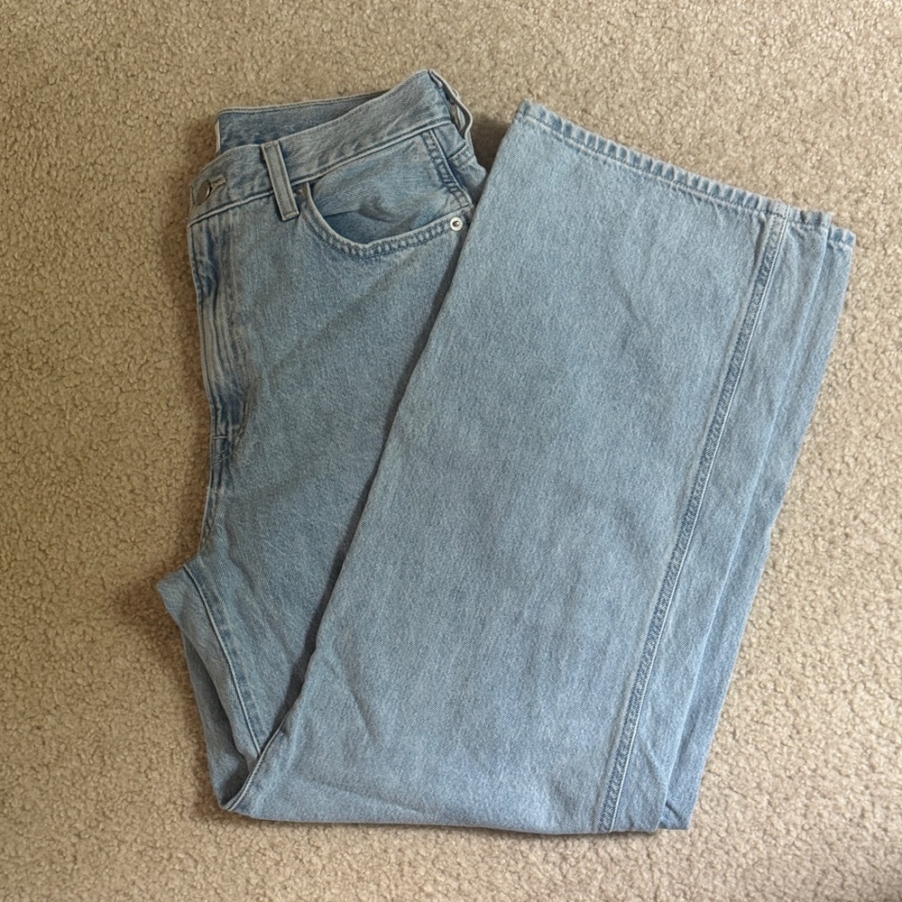 Aritzia “Sunday Best” light wash jeans